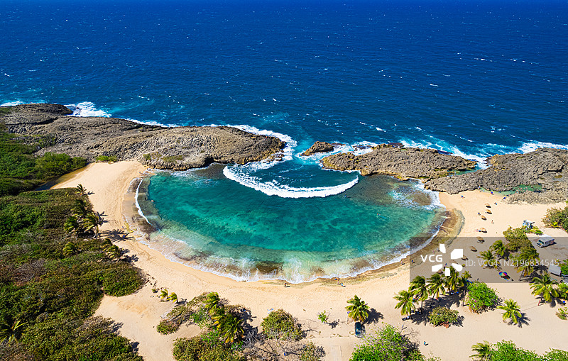 波多黎各的马尔奇基塔海滩和天然泳池图片素材