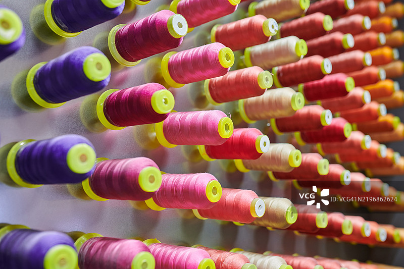 紫色和红色渐变为粉色的纱线背景系列图片素材