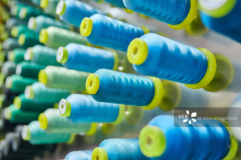 浅蓝到绿色渐变系列纱线背景图片素材