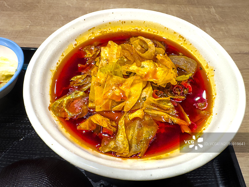 日本连锁餐厅的麻辣牛肉（水煮牛肉）图片素材