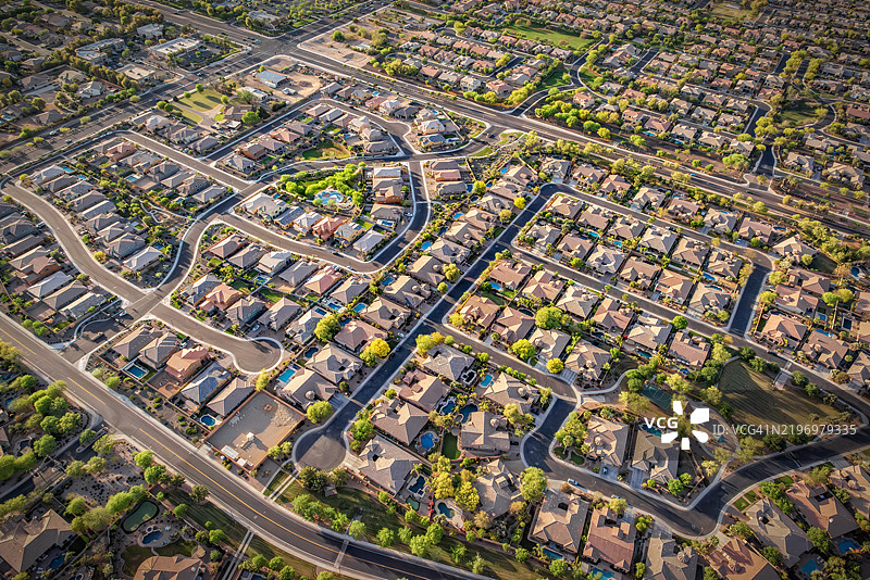 凤凰城郊区社区鸟瞰图图片素材