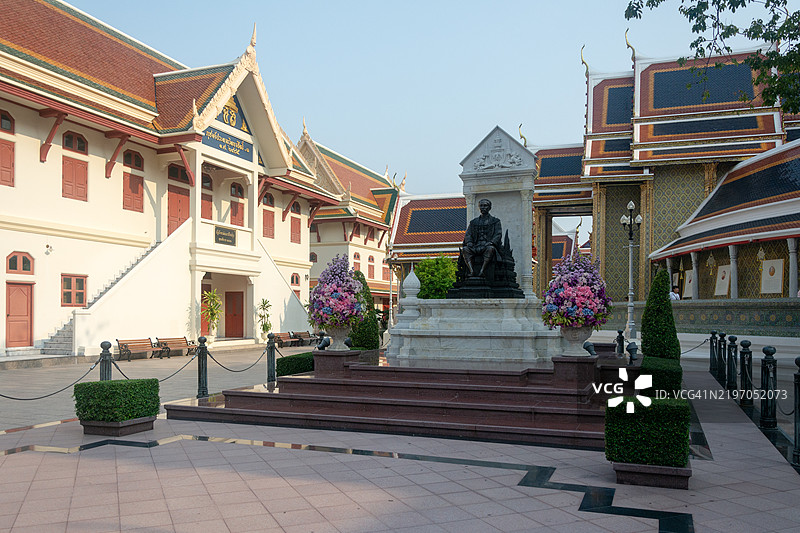 曼谷拉差博皮寺供奉的朱拉隆功国王（拉玛五世）纪念碑。图片素材