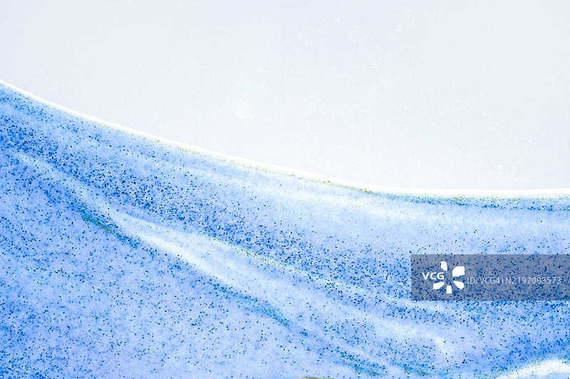 蓝白色闪光纹理沙画背景图片素材