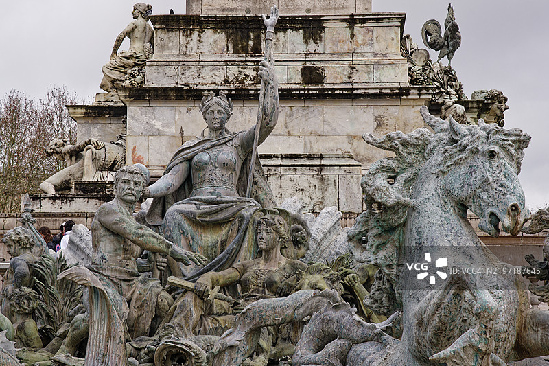 波尔多昆孔斯广场的海马雕像特写图片素材