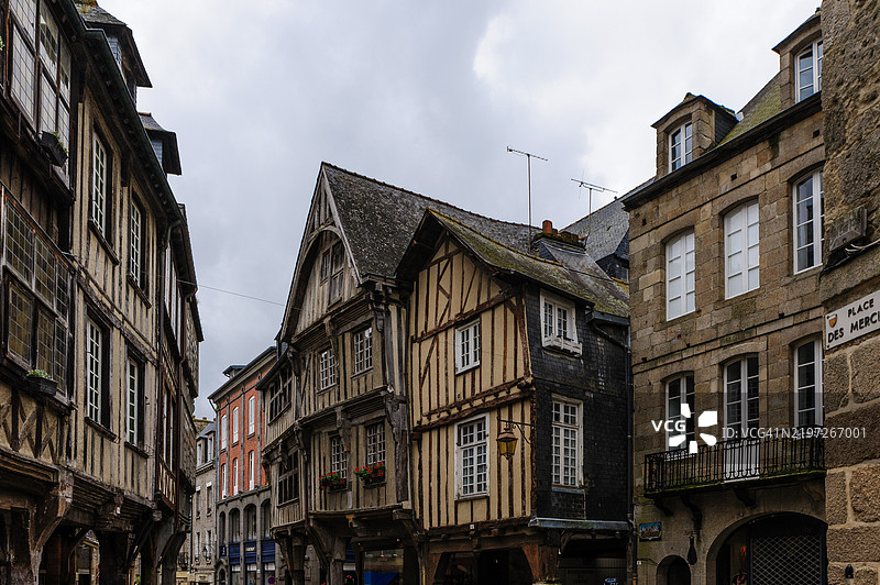 历史悠久的中世纪城市迪南图片素材