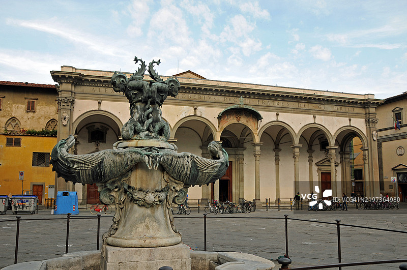 佛罗伦萨 - 圣母无原罪大教堂和海怪喷泉图片素材