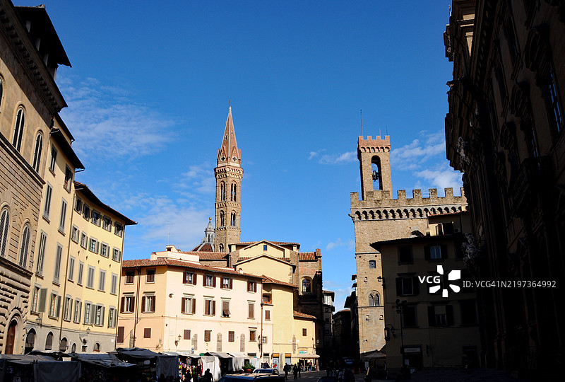 佛罗伦萨 - 圣菲伦采广场 - 俯瞰佛罗伦萨大教堂和巴尔杰洛博物馆图片素材