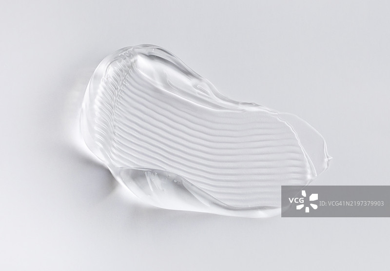 浅色背景上的化妆品质地乳霜凝胶图片素材