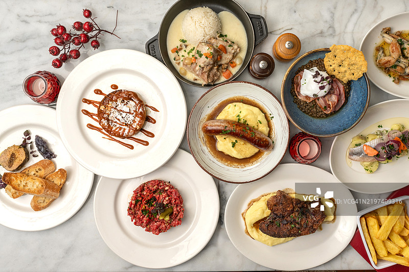 法式菜肴的俯视图图片素材