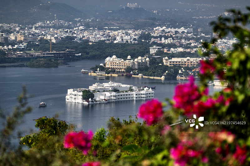 皮丘拉湖和泰姬湖宫，乌代布尔，拉贾斯坦邦，印度图片素材