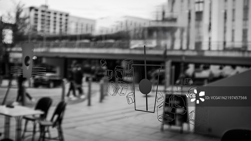 伯明翰街景抽象窗户视图(黑白)图片素材