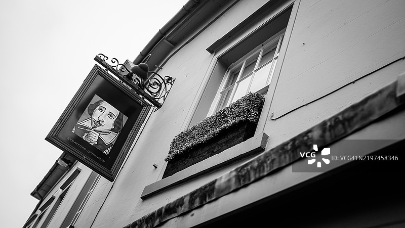 斯特拉特福德酒吧招牌 黑白色图片素材