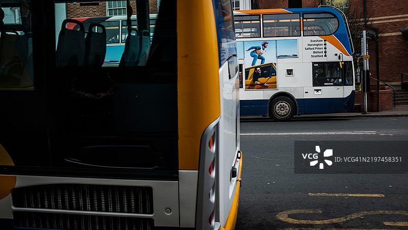 斯特拉特福德巴士四月日图片素材