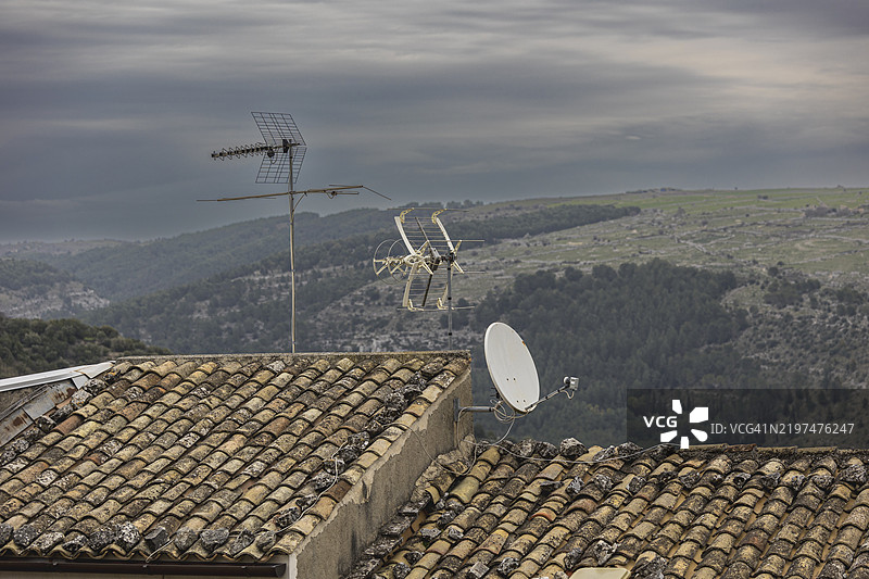 屋顶上的卫星天线图片素材