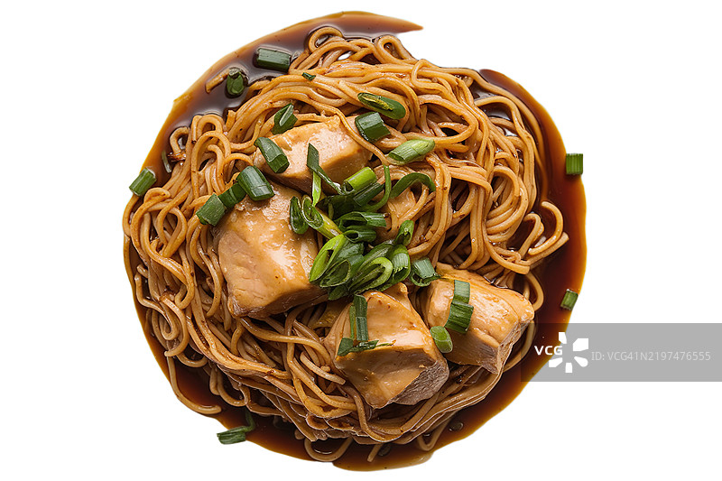 照烧酱炒蛋面，鸡肉块图片素材