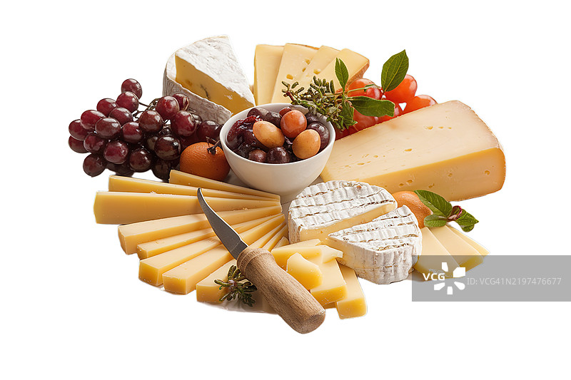 白色背景上的奶酪拼盘图片素材