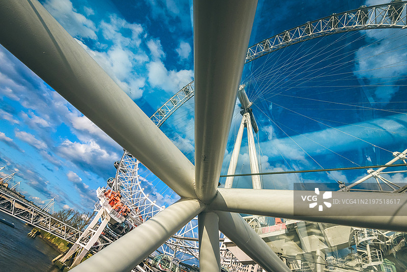 伦敦眼胶囊内部视角图片素材