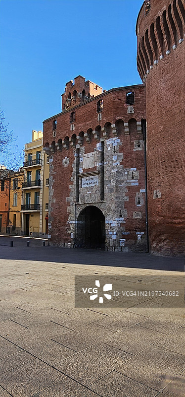 法国佩皮尼昂的圣母门图片素材