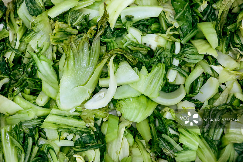晾干煮熟的芥菜以制作腌制蔬菜图片素材