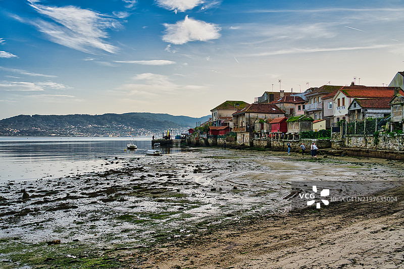 西班牙加利西亚的孔巴罗和庞特韦德拉河口景观图片素材