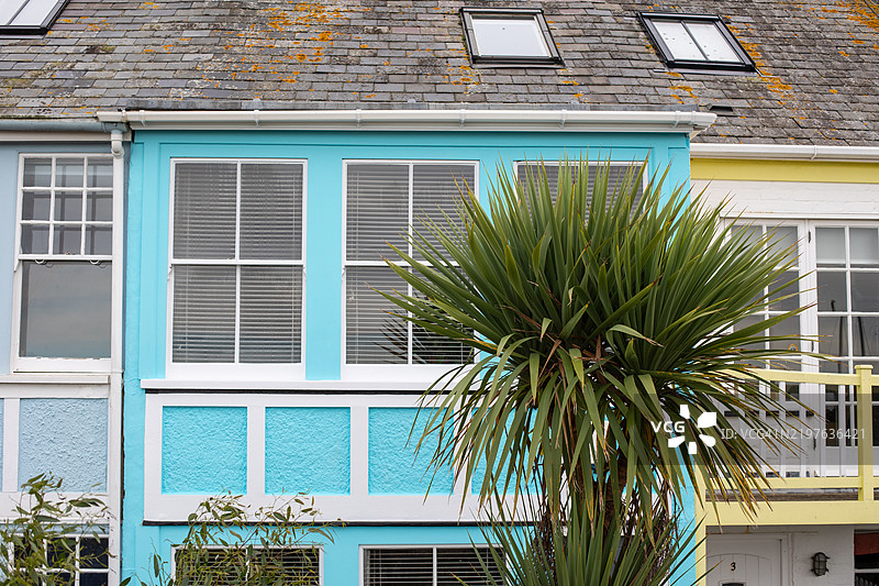 色彩斑斓的英国家海岸房屋图片素材