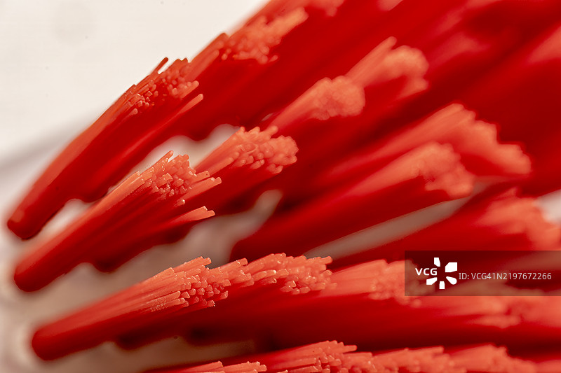 红色清洁刷的特写镜头图片素材
