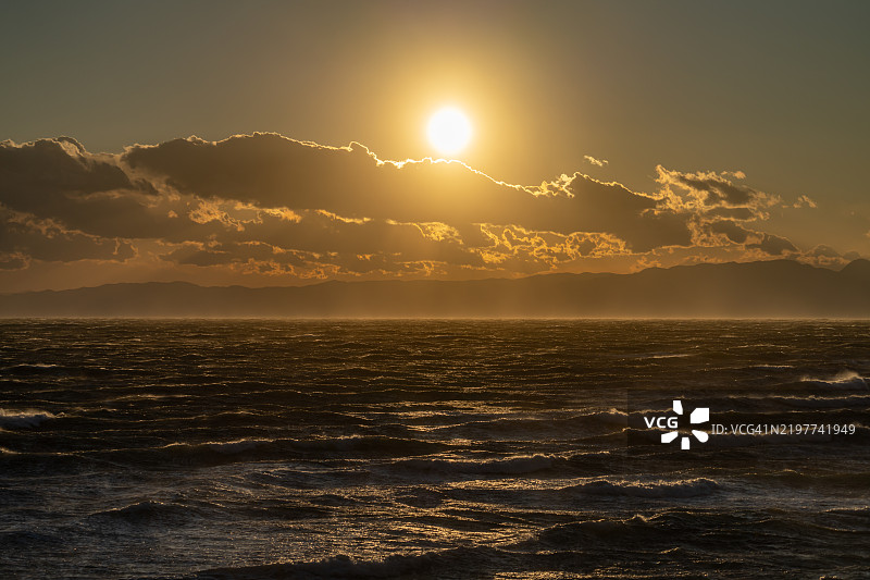 日本神奈川的日落海滩图片素材