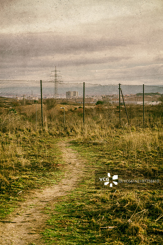 郊区的小路图片素材