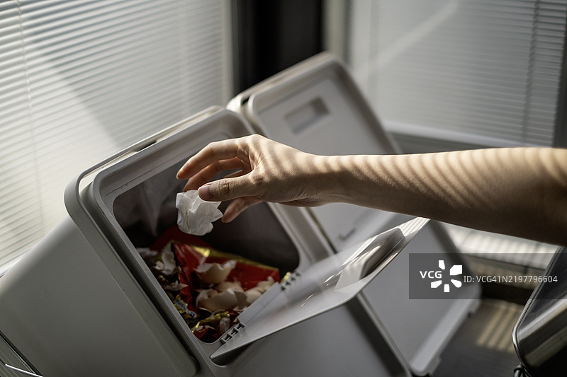 家庭垃圾桶图片素材