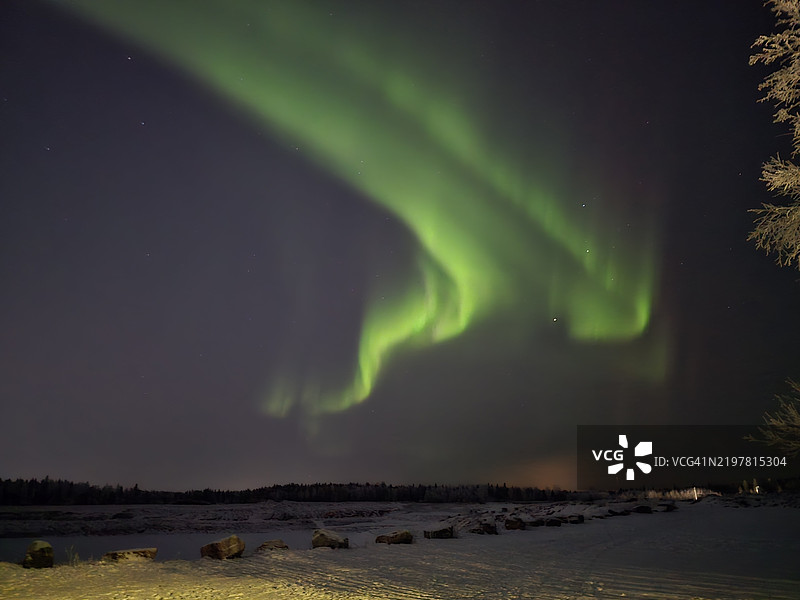 夜空下海洋的美丽景色图片素材