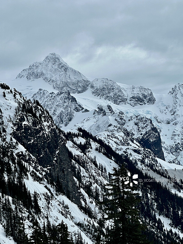 东沃特科姆，华盛顿州，美国，雪山与天空的美丽景色图片素材