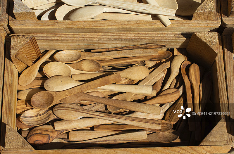 手工木制厨房用具，木勺，木制厨房用品图片素材