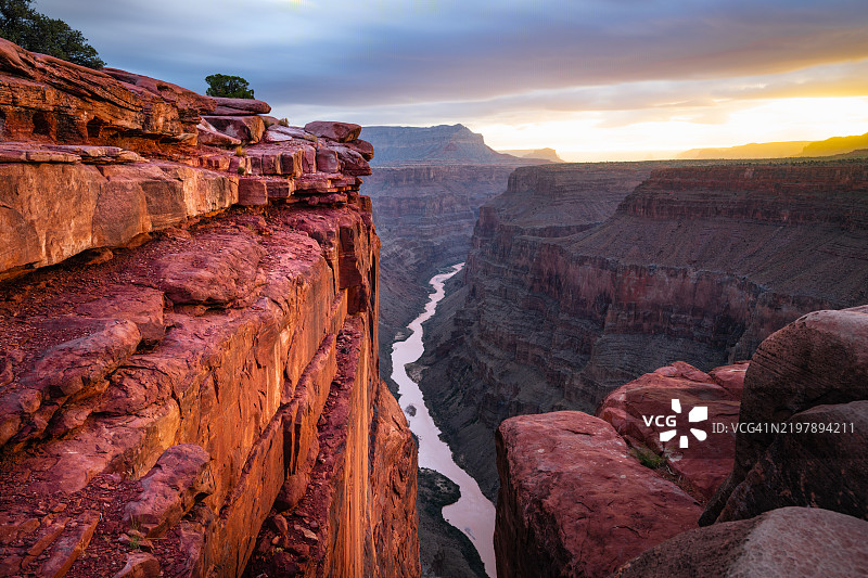 托罗维普大峡谷北缘日落图片素材