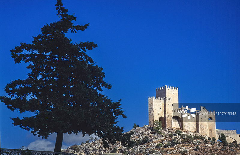 从村庄俯瞰的维莱斯城堡，阿尔梅里亚，安达卢西亚，西班牙图片素材