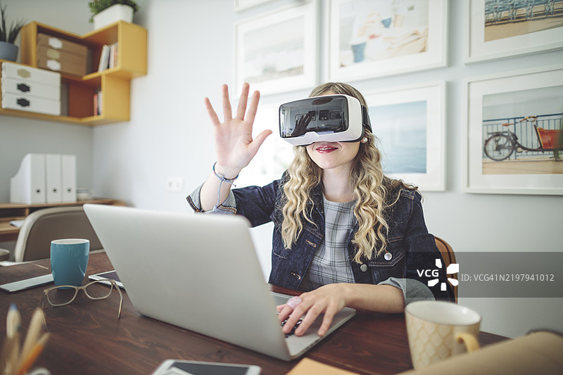 在家工作图片素材