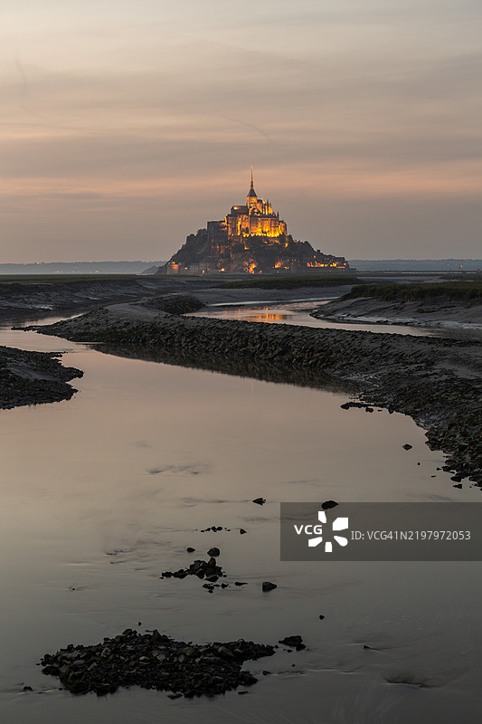 黄昏时分的圣米歇尔山，曼什，诺曼底，法国图片素材