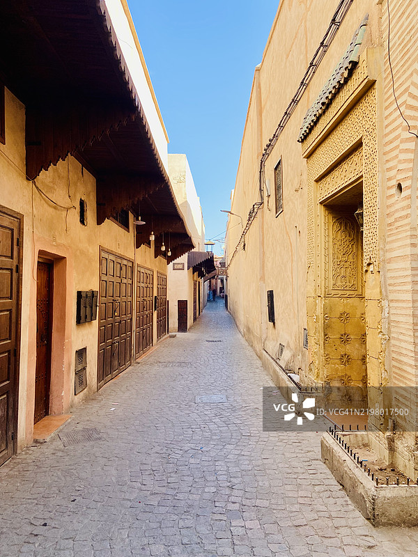 摩洛哥马拉喀什建筑间的空巷图片素材
