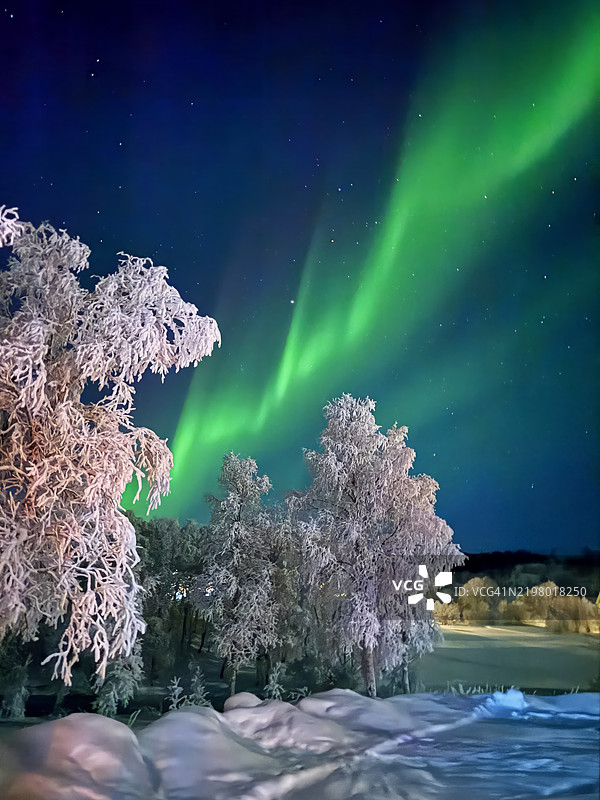 夜晚海面与天空的美丽景色图片素材
