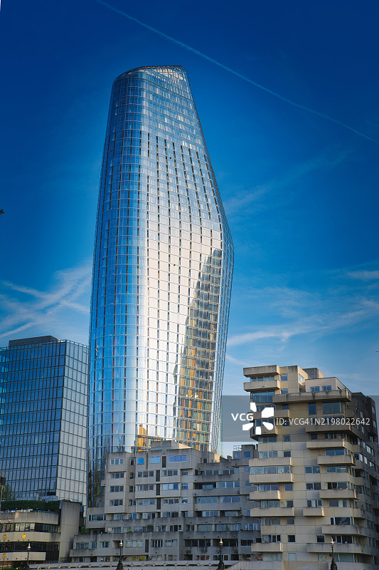 黑衣修士大厦图片素材