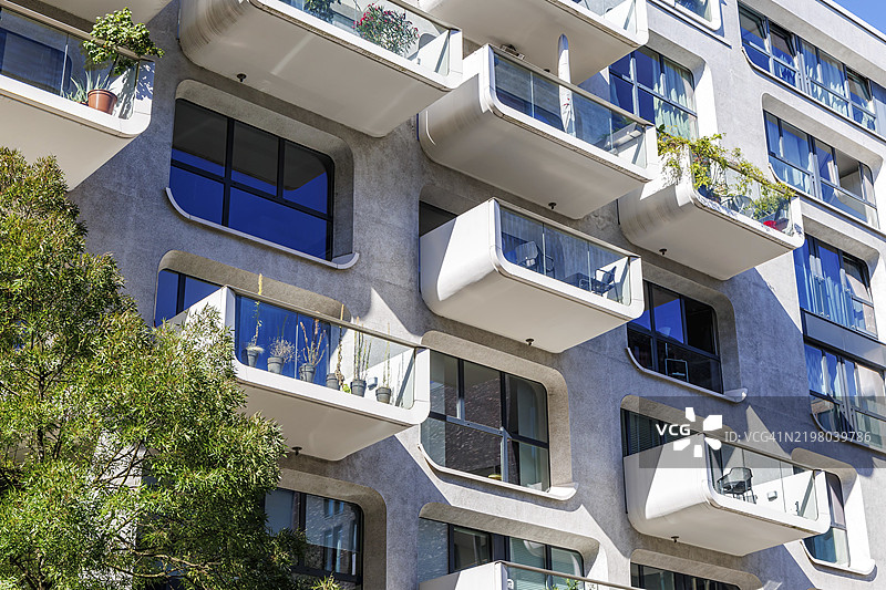 德国汉堡哈芬城的现代公寓楼图片素材