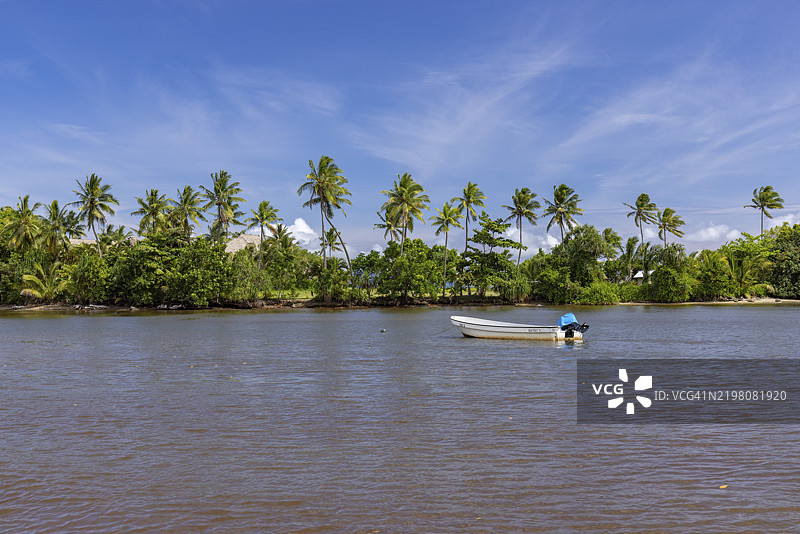 太平洋港村的皇后路沙滩，维提岛，斐济，南太平洋图片素材