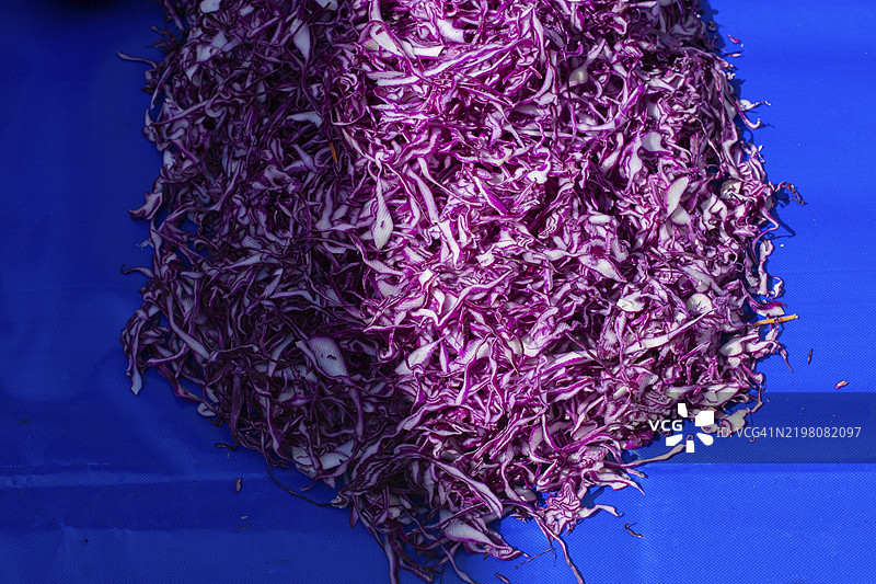 超市里的切碎卷心菜，卷心菜背景图片素材