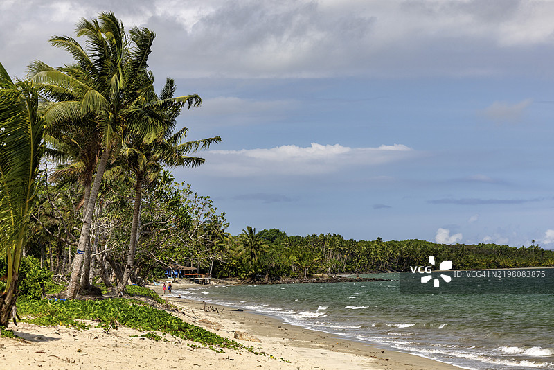 太平洋港村的皇后路沙滩，维提岛，斐济，南太平洋图片素材