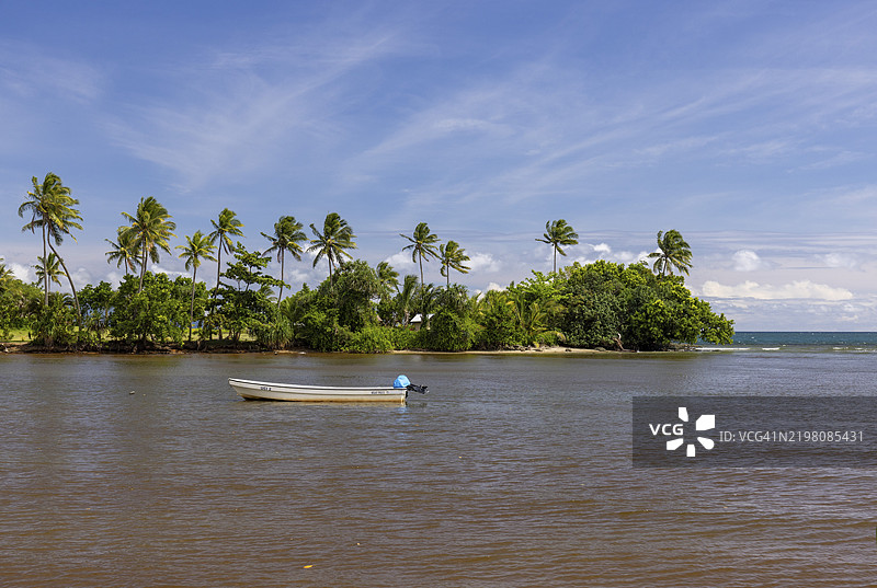 太平洋港村的皇后路沙滩，维提岛，斐济，南太平洋图片素材