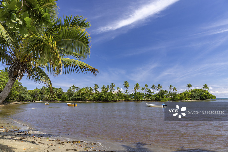 太平洋港村的皇后路沙滩，维提岛，斐济，南太平洋图片素材