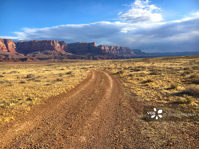 通往朱红色悬崖的道路 3图片素材