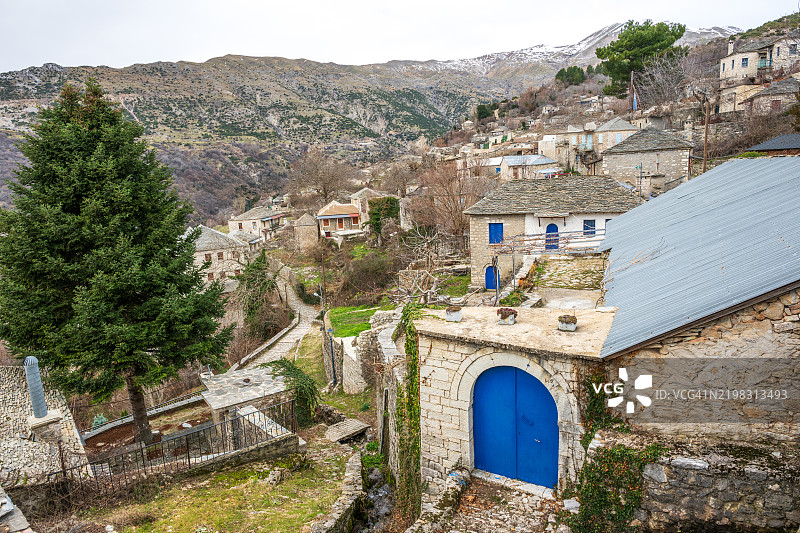 希腊卡拉里特斯村的蓝色门图片素材