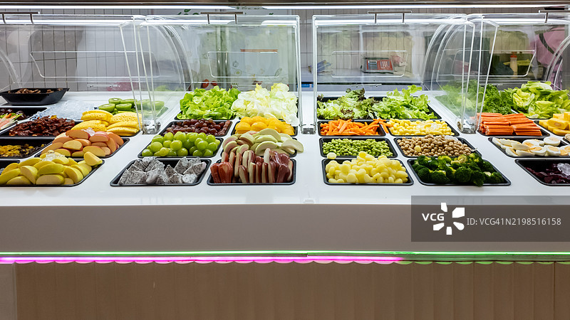 新鲜沙拉吧选择图片素材