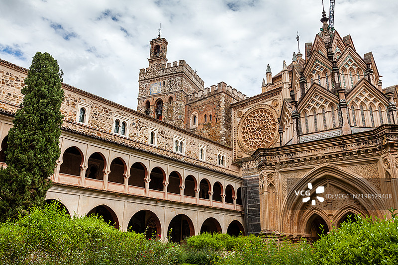 瓜达卢佩圣玛利亚修道院的庭院图片素材