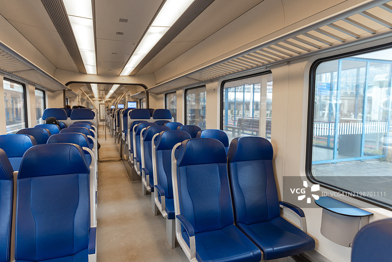 空荡荡的荷兰火车内部图片素材